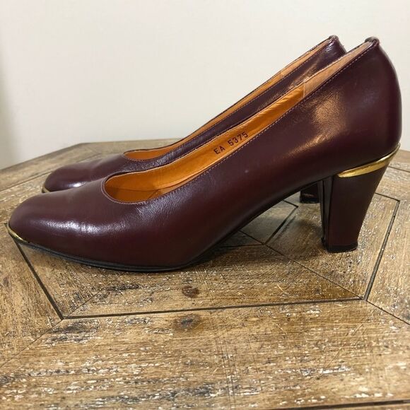Vintage Etienne Aigner Oxblood Leather Pumps Size 7.5 Narrow - Picture 2 of 9